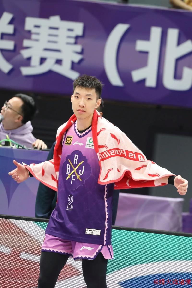 廖三宁17+6杨瀚森5投0中 中国男篮惜败马刺 廖三宁17+6杨瀚森5投0中 中国男篮惜败马刺