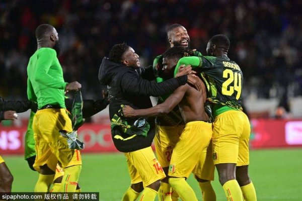 问鼎娱乐APP U23亚洲杯决赛来袭！球迷“花式”观赛 影音房预订热